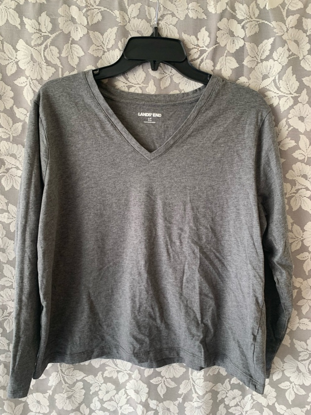 Lands' End Women's Gray V-Neck Long Sleeve Tee